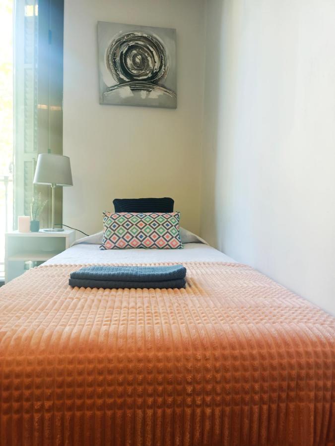 By Plaza Urquinaona Rooms Barcelona Zewnętrze zdjęcie